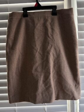 J. Crew Classic Brown Pencil Skirt - Women's Tailored Skirt! Size 6 🤎